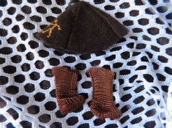 VINTAGE 50S TO 60S DARK BROWN FELT BROWN HAT, BROWN RAYON SOCKS 8 INCH DOLL